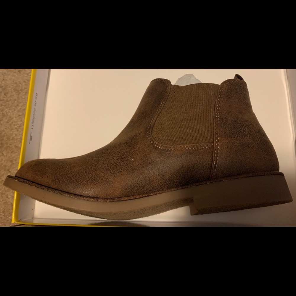 NWB size 8, brown booties
